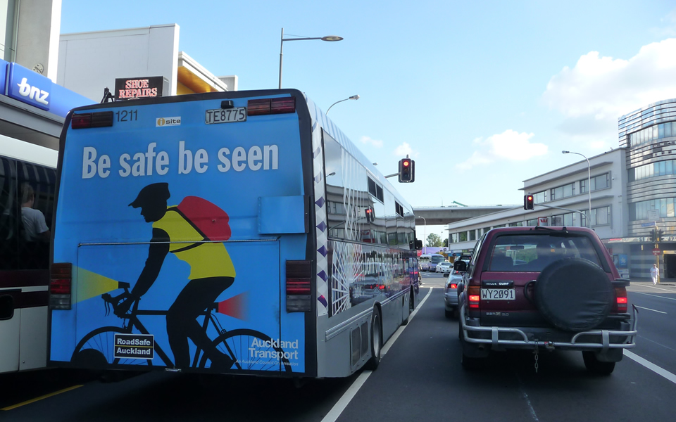 Auckland - Public transport & cycling warning