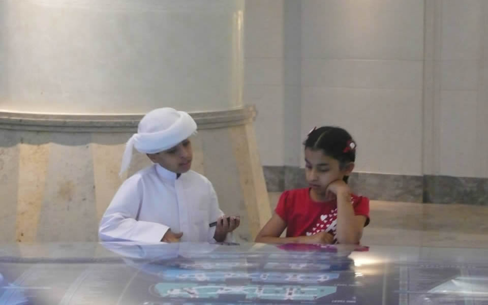 Dubai - Young kids communicating completely naturally