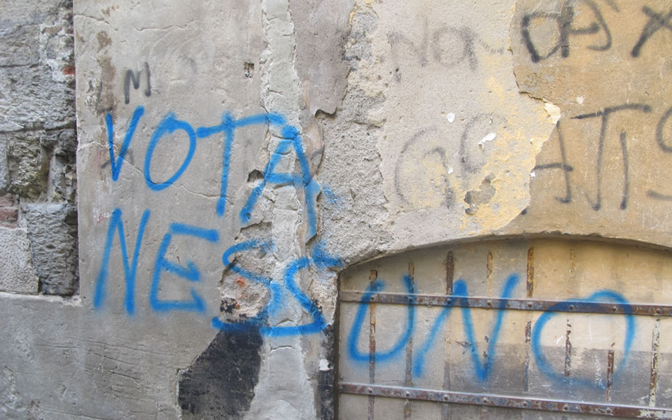 Genova - Disillusioned with politics