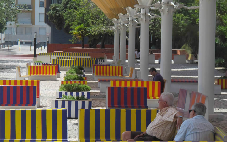 Lisbon - pleasing benches